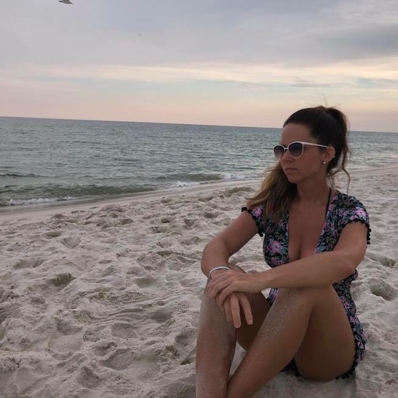 Meet your Posher, Kimberly - Picture 2 of 3